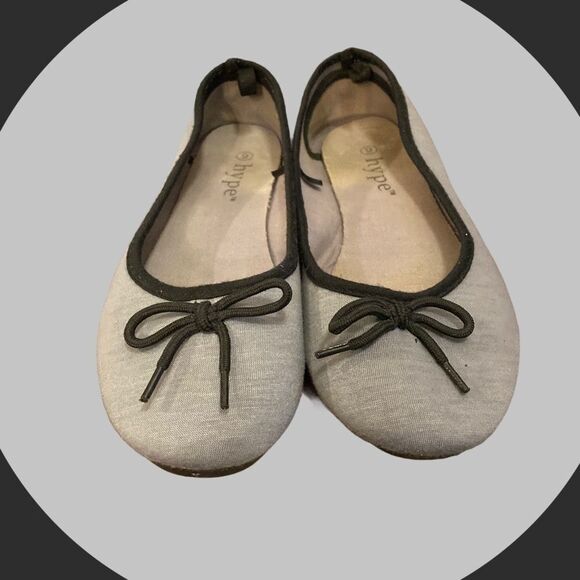 Hype Women's Grey Fabric Bow Ballet Flats 9 - Picture 2 of 4